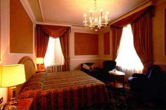 مونتايون Grand Hotel Villa Patrizia الغرفة الصورة